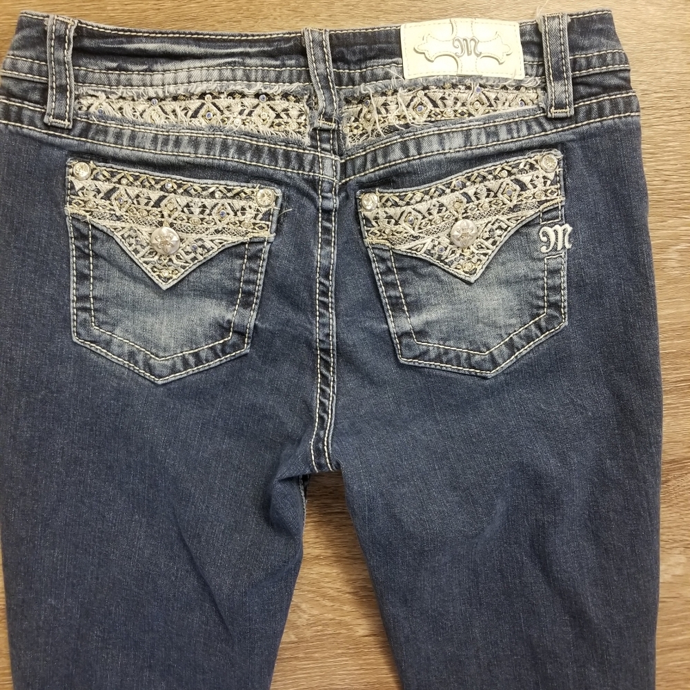 EUC Frosted Miss Me Jeans